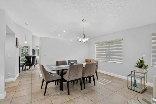  Residence photo 6