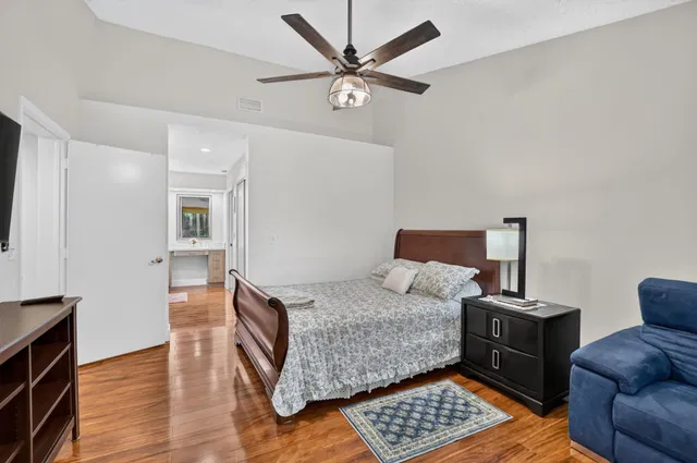  Residence photo 16