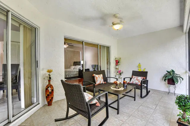  Residence photo 24