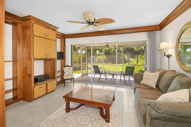  Residence photo 10