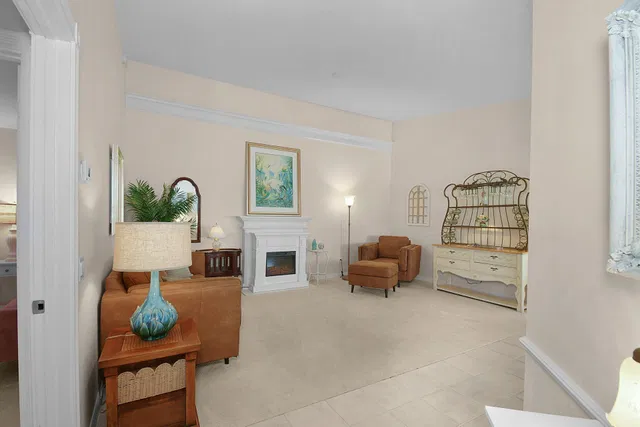  Residence photo 12