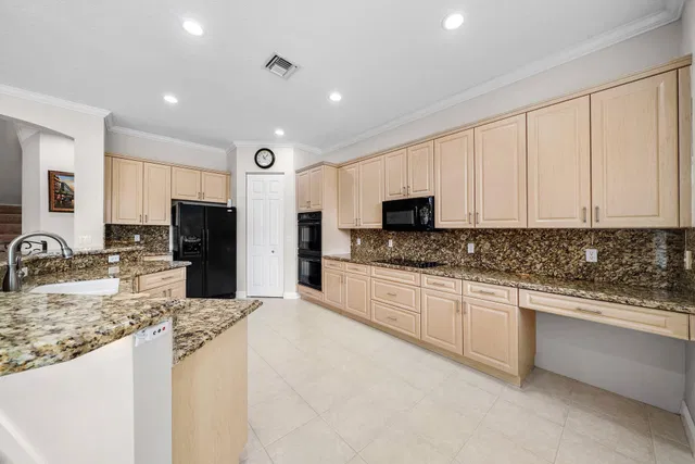  Residence photo 18