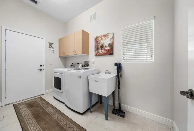  Residence photo 27