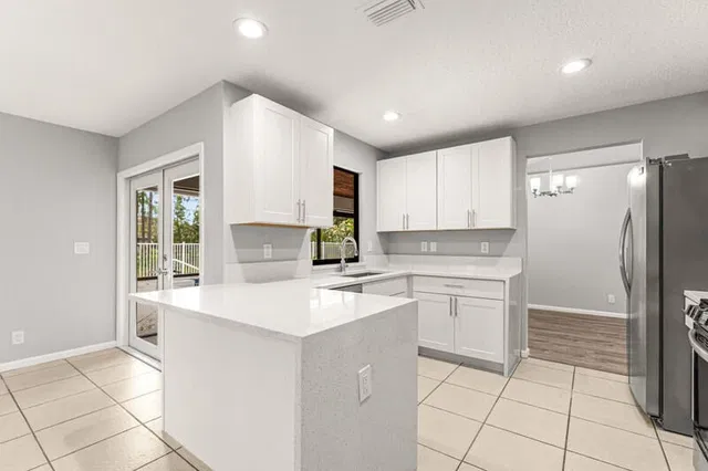  Residence photo 4
