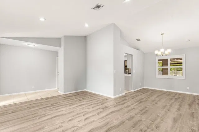  Residence photo 7