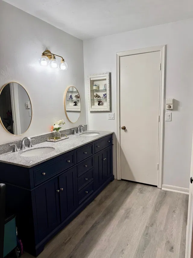 Unit 102 photo 11