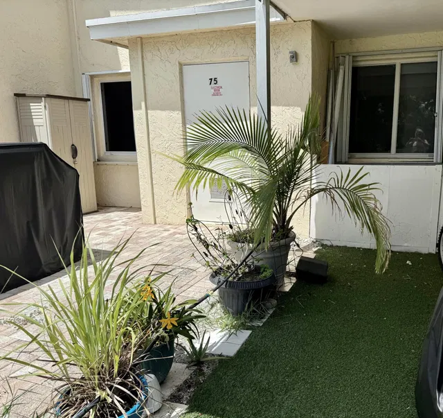 Unit 102 photo 14