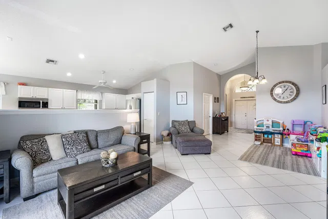  Residence photo 6
