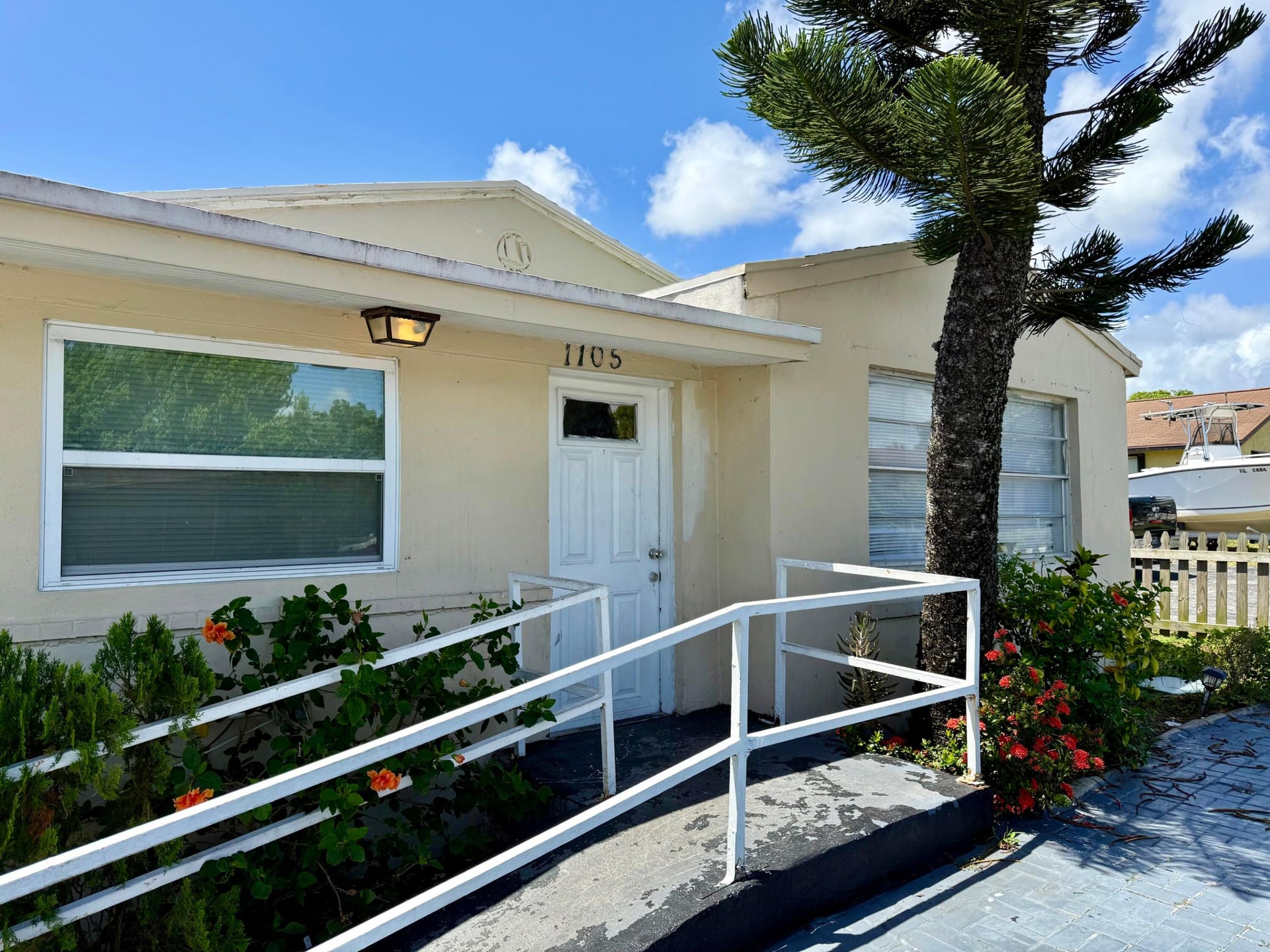 Residence photo 2