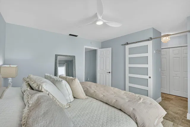 Unit 129 photo 9