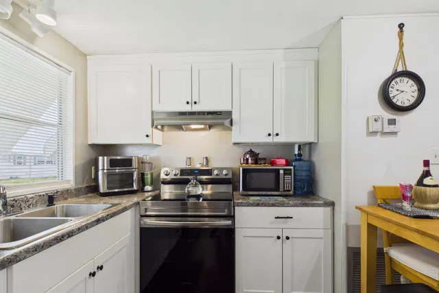  Residence photo 4