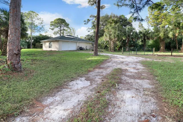  Residence photo 5