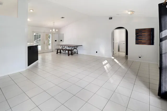  Residence photo 11