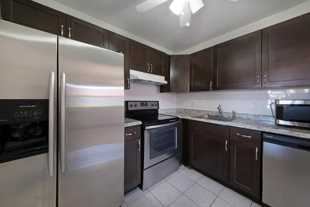  Residence photo 6