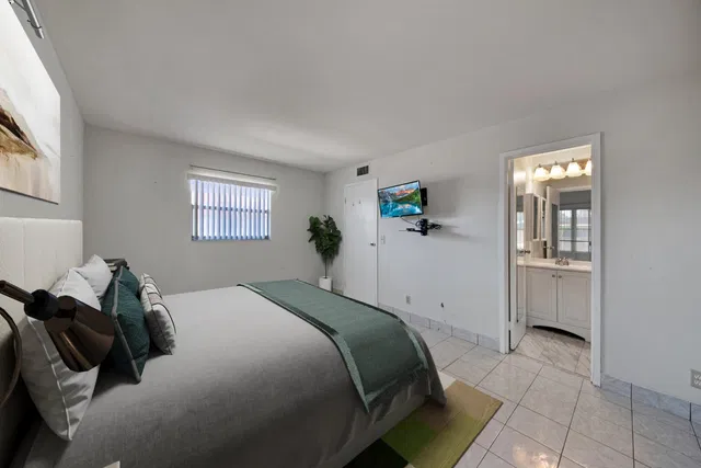  Residence photo 9