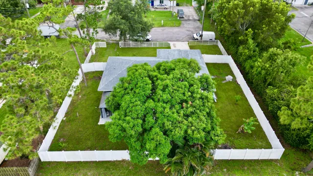  Residence photo 6