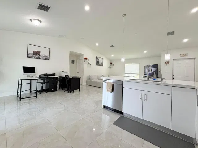  Residence photo 30