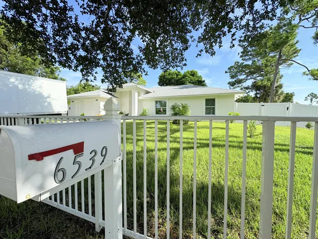  Residence photo 49
