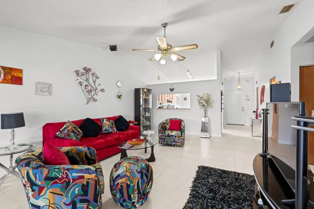 Residence photo 5
