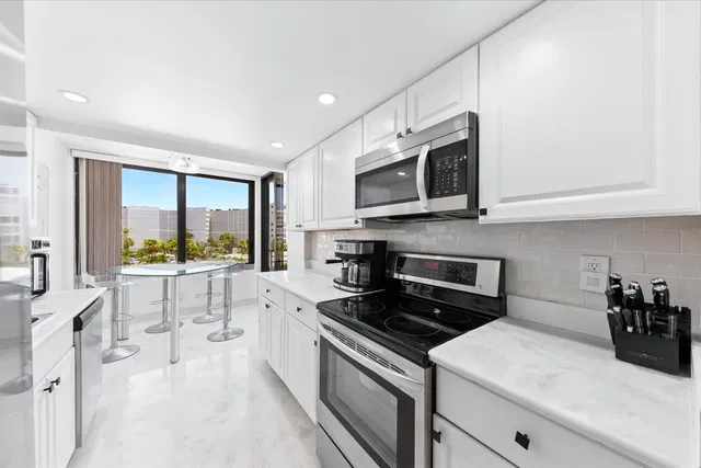 South Palm Beach Unit 403 photo 6
