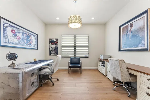  Residence photo 25