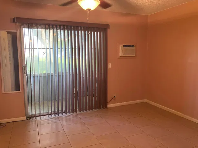 Residence photo 15