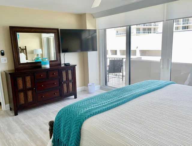 Singer Island Unit 1-806 photo 21