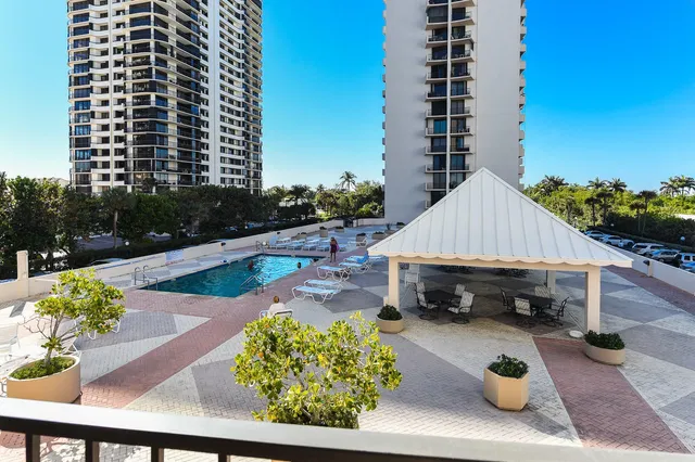 Singer Island Unit 1-806 photo 40