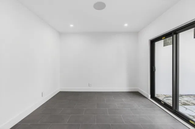  Residence photo 10