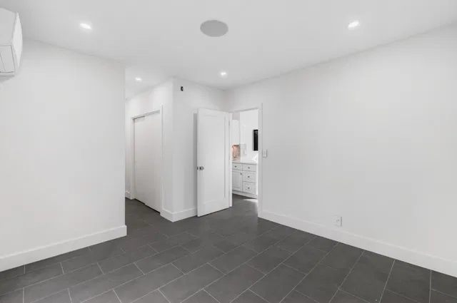 Residence photo 11