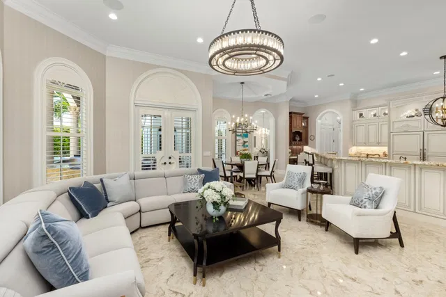 Royal Palm Yacht and Country Club Residence photo 17