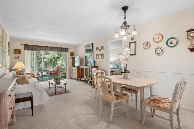 Residence photo 2