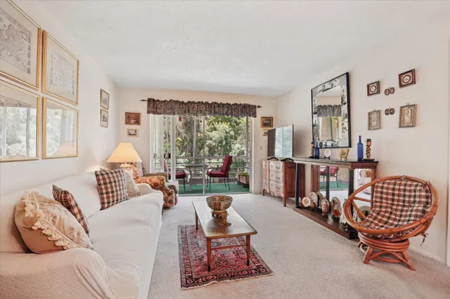 Residence photo 3