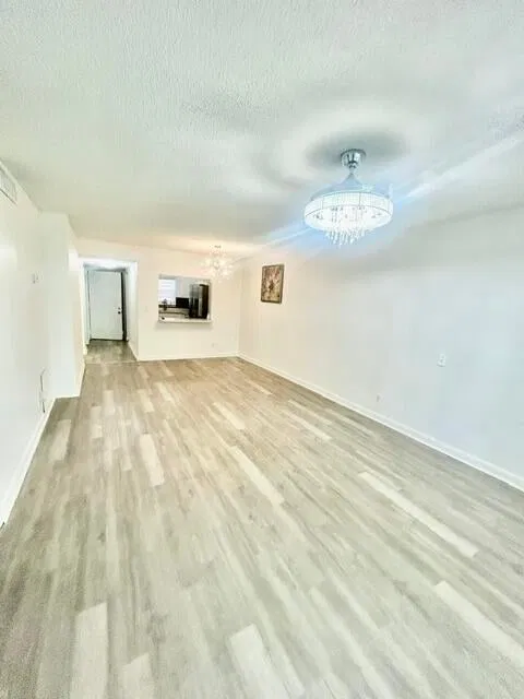  Unit 115 photo 9