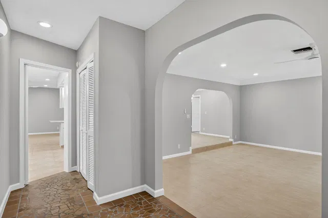  Residence photo 6