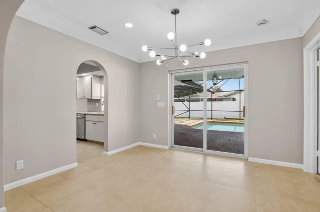  Residence photo 11