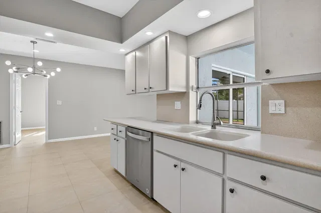  Residence photo 15