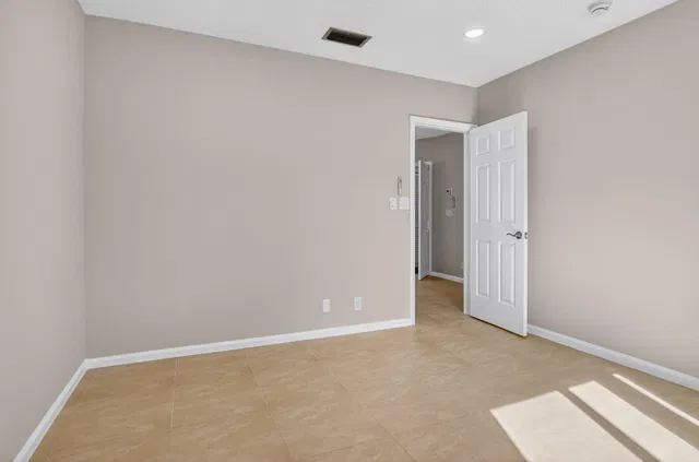  Residence photo 29