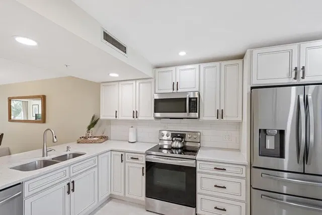  Unit 203 photo 5