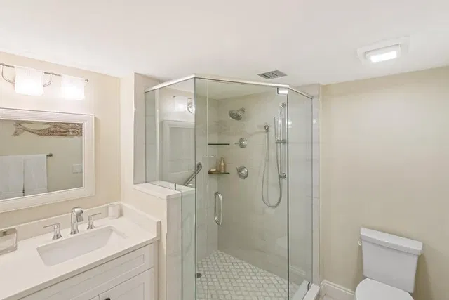  Unit 203 photo 17