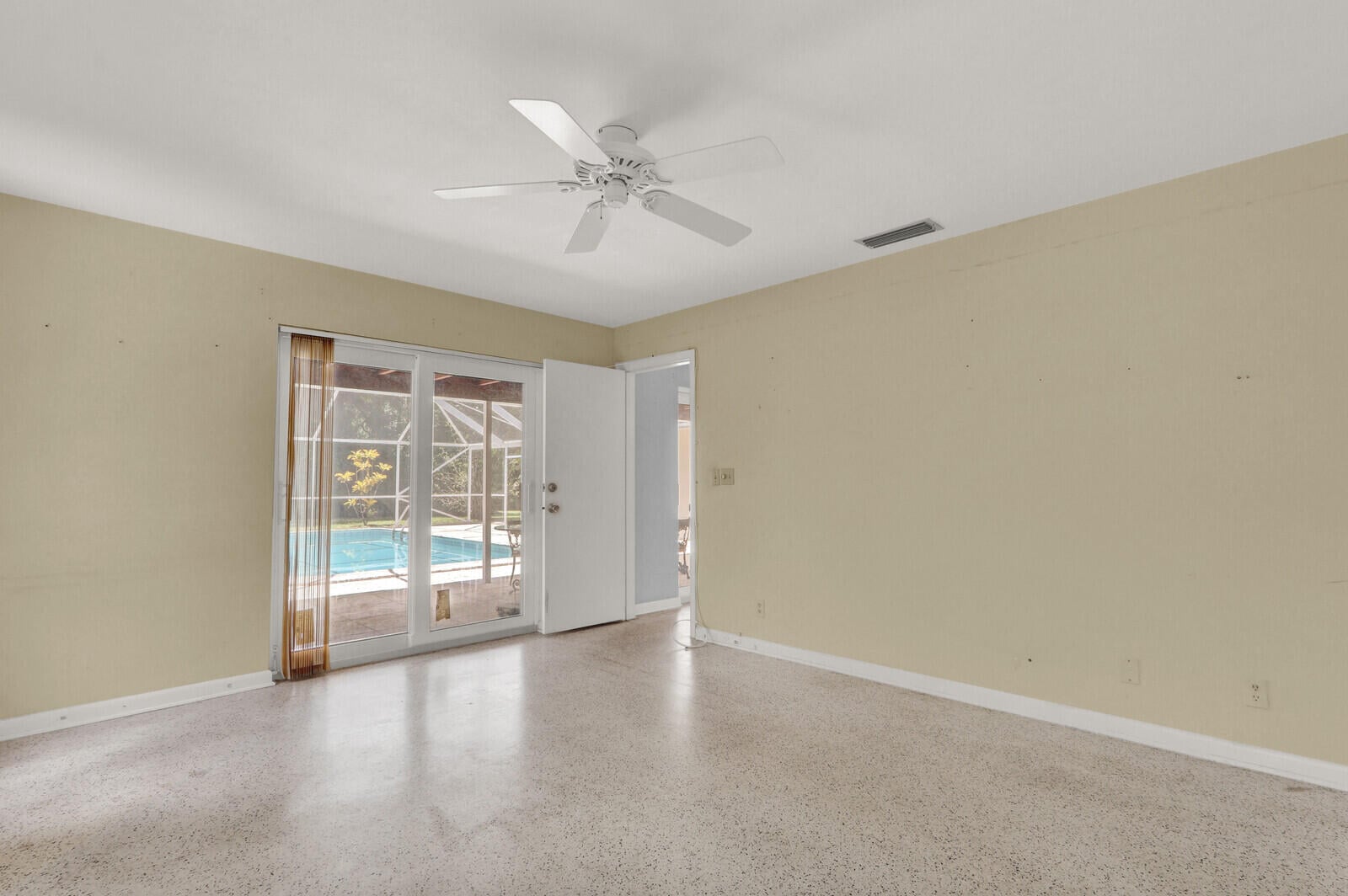Residence photo 19