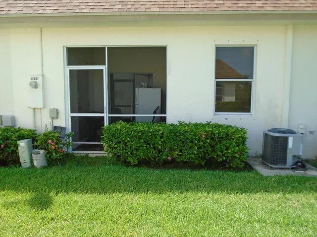 Unit 10B photo 26