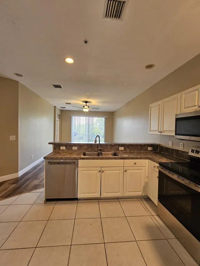  Residence photo 7