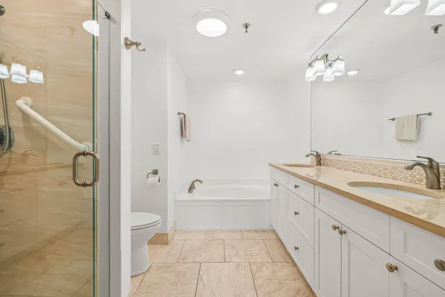  Unit 418 photo 15