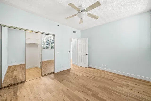  Unit 418 photo 22