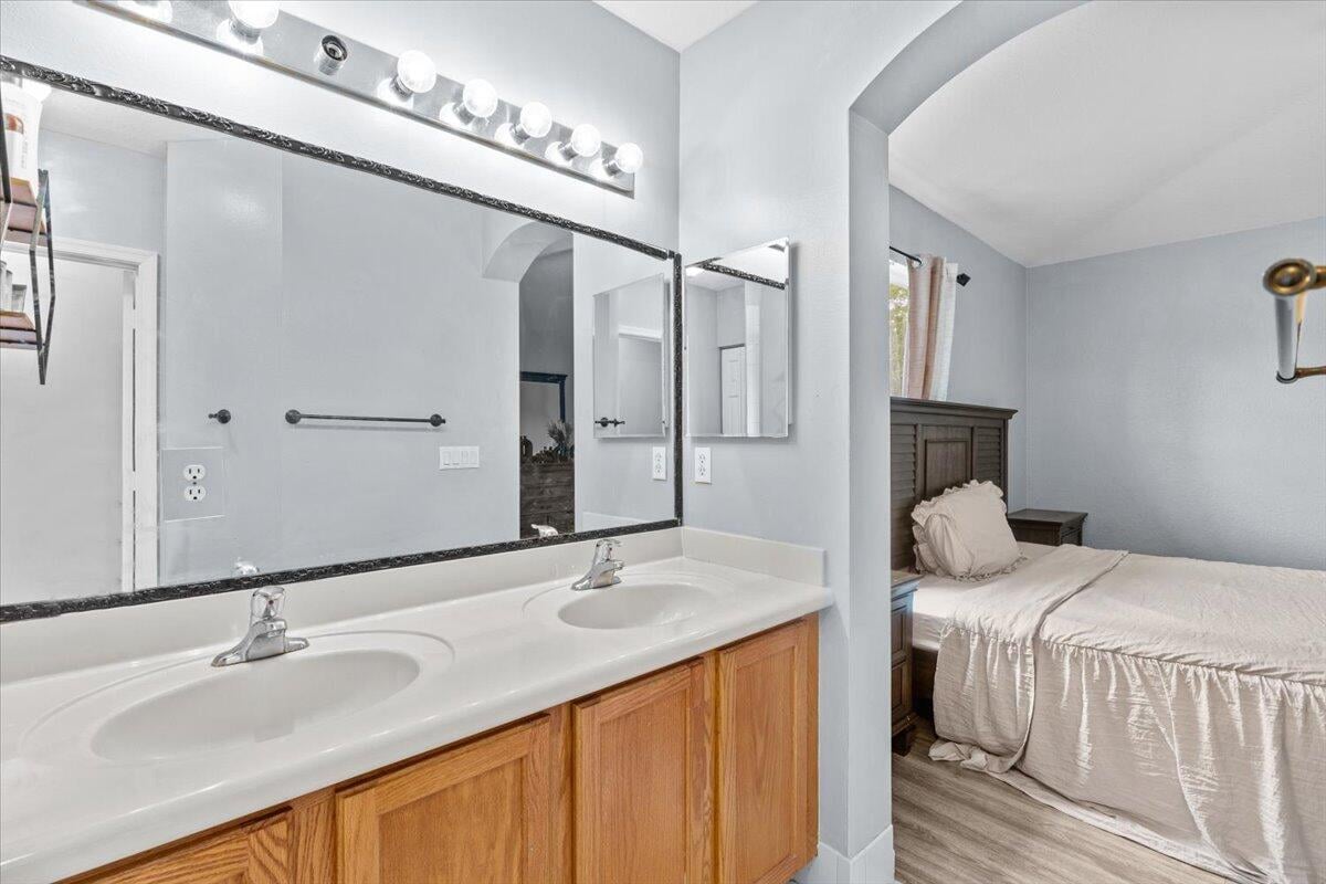 Residence photo 24