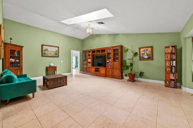 Residence photo 6