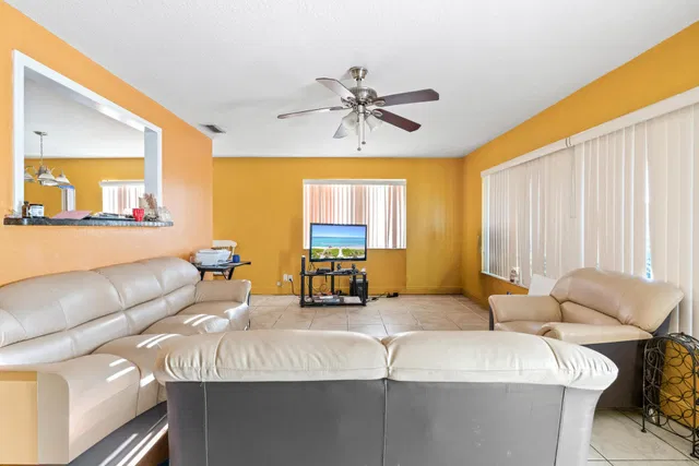  Residence photo 6
