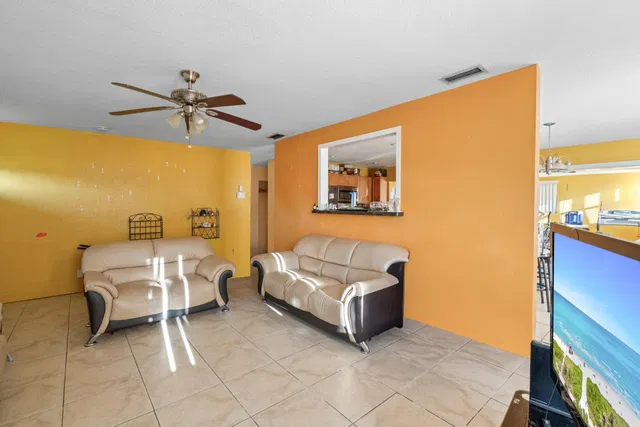  Residence photo 7
