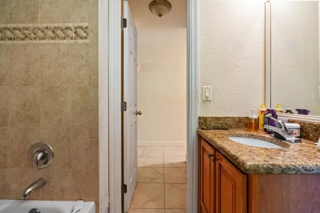  Residence photo 36